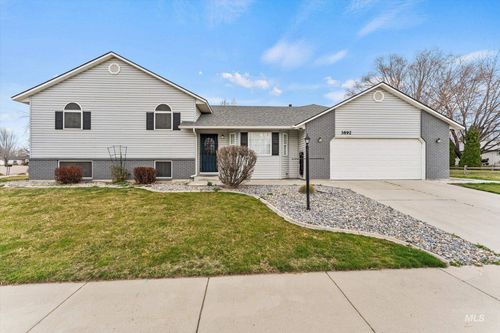 3892 E Eisenhower Dr, Meridian, ID, 83642-6054 | Card Image