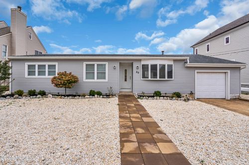 20 Venetian Ct, Toms River, NJ, 08753-6252 | Card Image