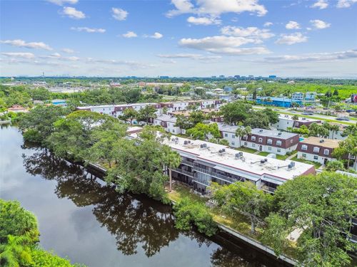 e106-9115 Tudor Dr, TAMPA, FL, 33615-3770 | Card Image