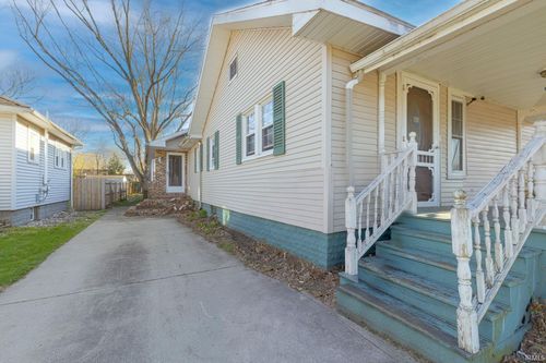1709 Superior St, Elkhart, IN, 46516-4446 | Card Image