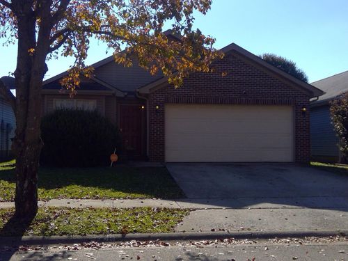 2740 Michelle Park, Lexington, KY, 40511-8642 | Card Image