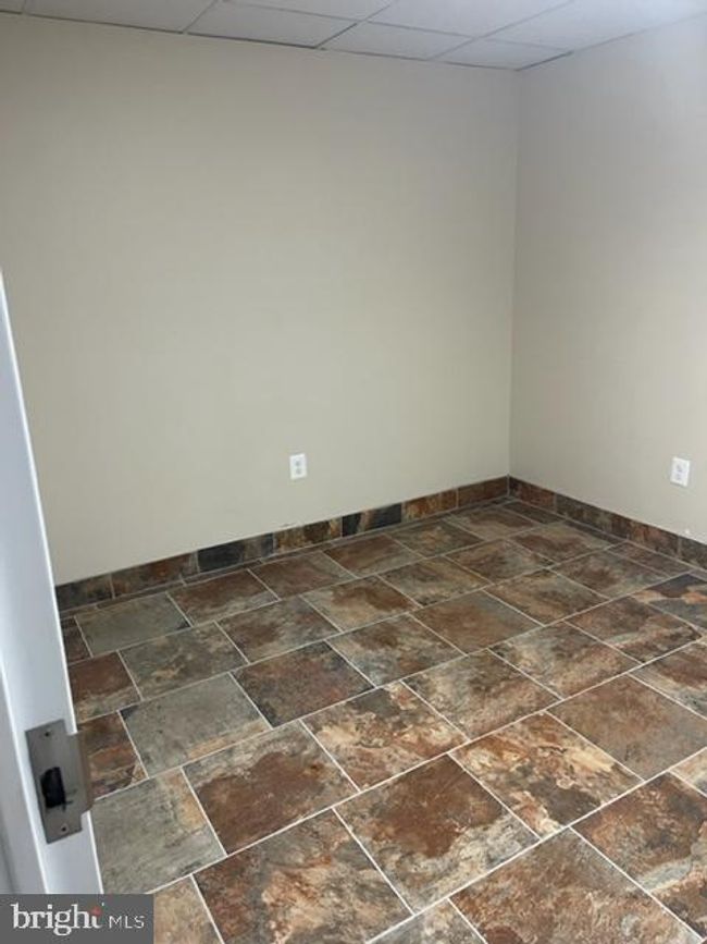 FL-2ND - 2875 Towerview Rd, Home with 0 bedrooms, 0 bathrooms and null parking in Herndon VA | Image 36