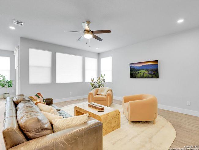 7105 Walkers Loop, House other with 3 bedrooms, 2 bathrooms and null parking in San Antonio TX | Image 9