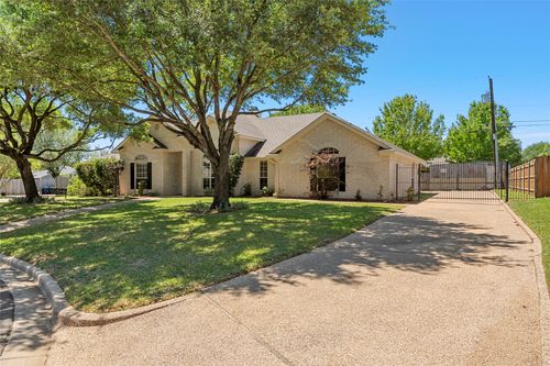 1209 Stonehill Cir, Hewitt, TX, 76643-3984 | Card Image
