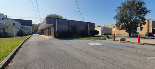 1609 Main St, Pleasant Valley, NY, 12569-7839 | Card Image