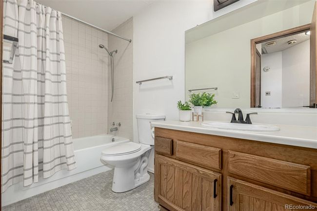Upper level full bathroom | Image 21
