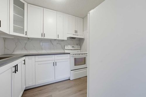 98-2519 38 St Ne, Calgary, AB, T1Y4W8 | Card Image