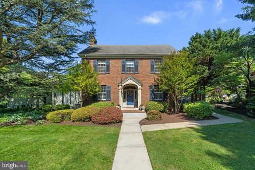 305 College Pl, FREDERICK, MD, 21701-4838 | Card Image