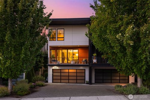 332 10th Ave S, Kirkland, WA, 98033-6520 | Card Image