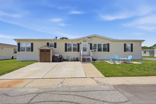 28725 Parkview, Flat Rock, MI, 48134-9675 | Card Image