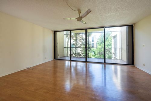 211-8701 Sw 30th St, Davie, FL, 33328-1800 | Card Image