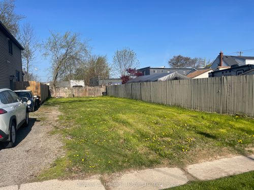 12 Afton Ave, Welland, ON, L3B1V5 | Card Image
