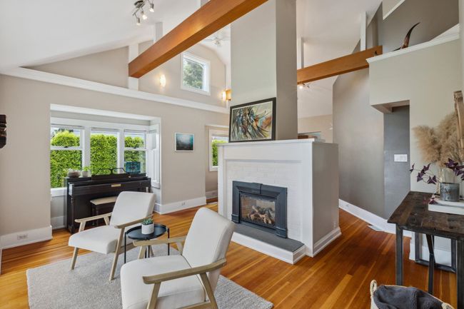 130 E Kings Road, House other with 3 bedrooms, 3 bathrooms and 3 parking in North Vancouver BC | Image 1