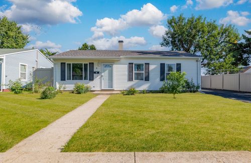 4 Arlington Dr, Romeoville, IL, 60446-1334 | Card Image