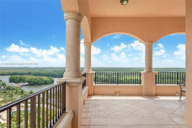 294 - 13635 Deering Bay Dr, Condo with 3 bedrooms, 4 bathrooms and null parking in Coral Gables FL | Image 12