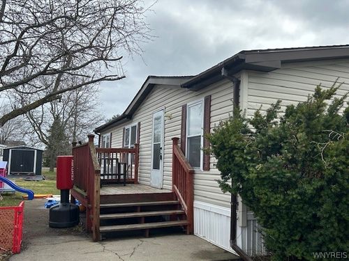 378 Birchwood Dr, Lockport, NY, 14094-9157 | Card Image