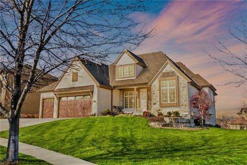 10654 W 168th Ct, Overland Park, KS, 66221-6207 | Card Image