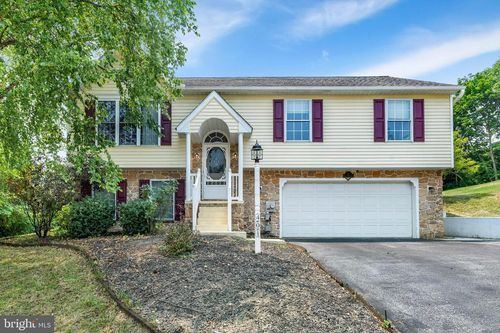 401 Rabbit Hill Ln, LANCASTER, PA, 17603-7434 | Card Image