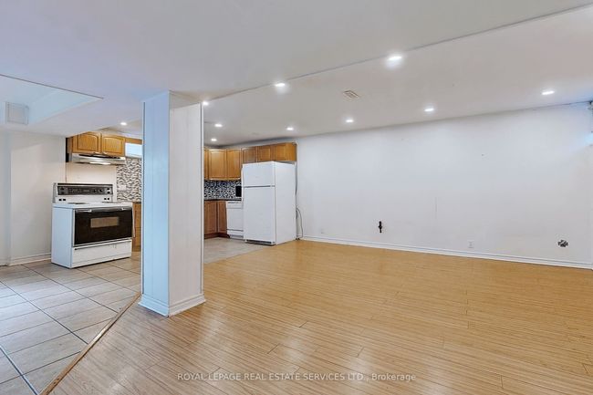 15 Waxham Rd, House other with 4 bedrooms, 2 bathrooms and 4 parking in Etobicoke ON | Image 24