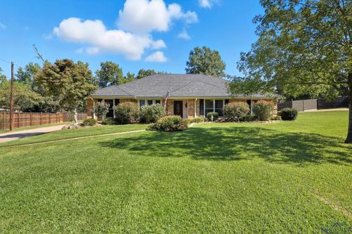 107 Woodridge Est, Longview, TX, 75602-9704 | Card Image