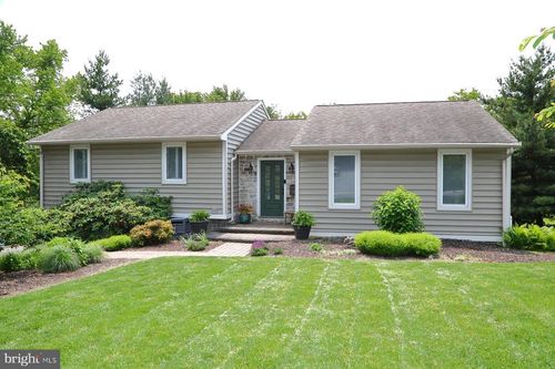 870 Terrace Ave, MOUNT JOY, PA, 17552-1026 | Card Image
