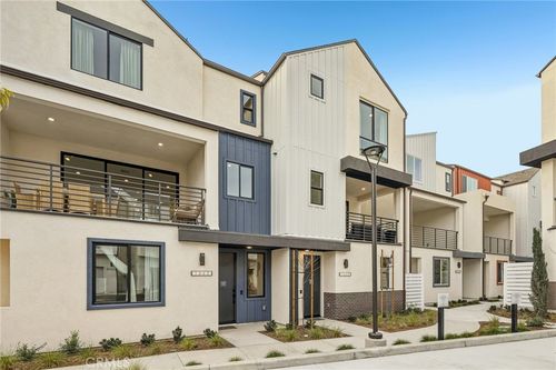 1679 Constellation Dr, San Pedro, CA, 90732-6109 | Card Image