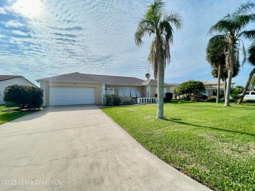 48 Country Club Rd, Cocoa Beach, FL, 32931-2002 | Card Image
