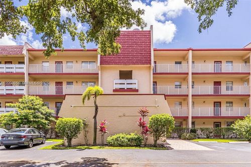 405-1030 Country Club Dr, Margate, FL, 33063-3217 | Card Image