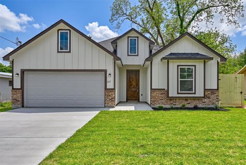 207 Malleck St, Columbus, TX, 78934-1925 | Card Image