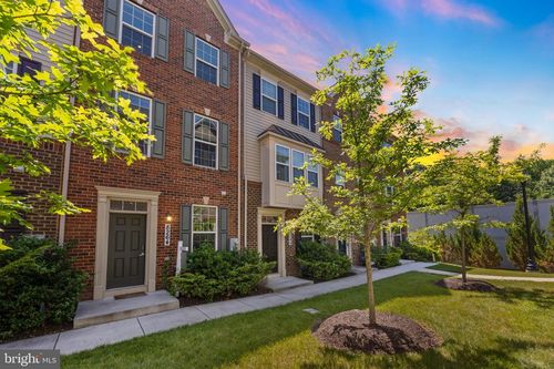 8264 Miner St, GREENBELT, MD, 20770-4401 | Card Image