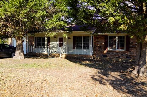 6708 Seaford Dr, Fayetteville, NC, 28314-6447 | Card Image