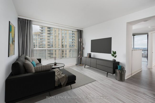 1704 - 5 Concorde Pl, Condo with 1 bedrooms, 1 bathrooms and 1 parking in North York ON | Image 10