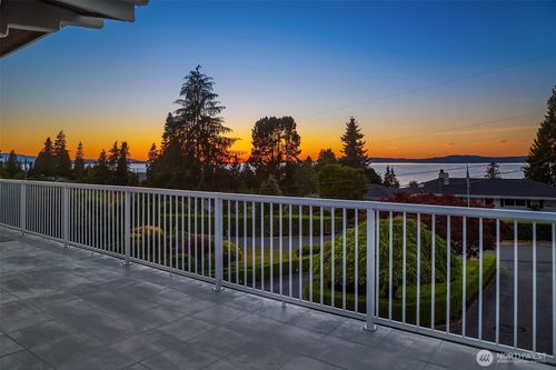 8308 Frederick Pl, Edmonds, WA, 98026-5033 | Card Image