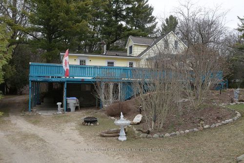 7602 Ransford St, Port Franks, ON, N0M2L0 | Card Image