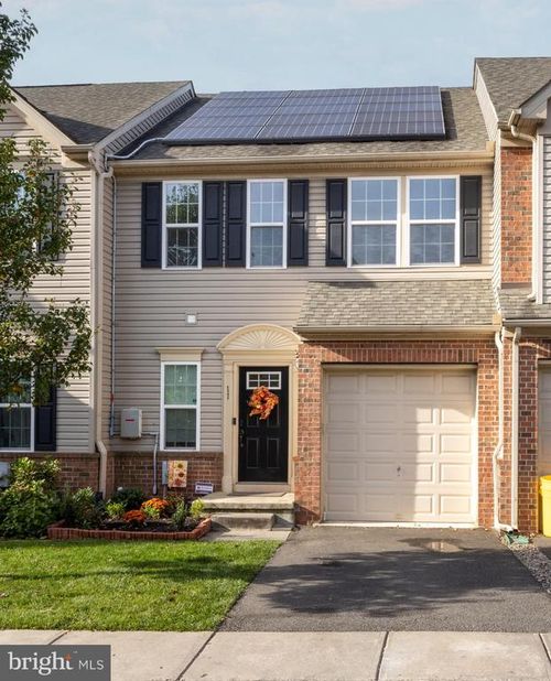 11 Panfili Ln, Hamilton, NJ, 08610-5818 | Card Image