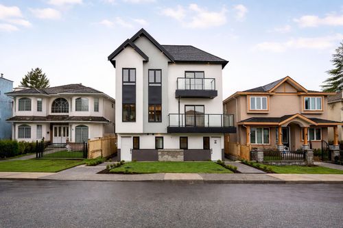 4-7353 12th Ave, Burnaby, BC, V3N2J8 | Card Image