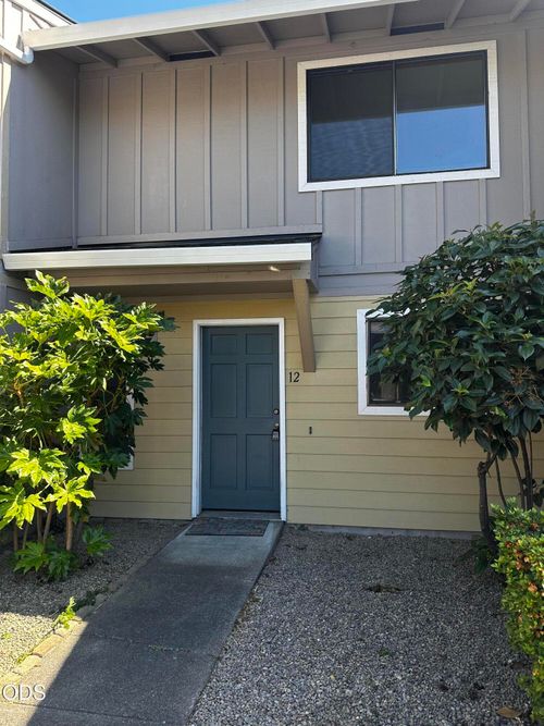 12-1111 Stevens St, Medford, OR, 97504-6821 | Card Image