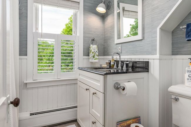 UNIT-1 - 8 Central Avenue, Condo with 4 bedrooms, 3 bathrooms and null parking in Portsmouth NH | Image 26