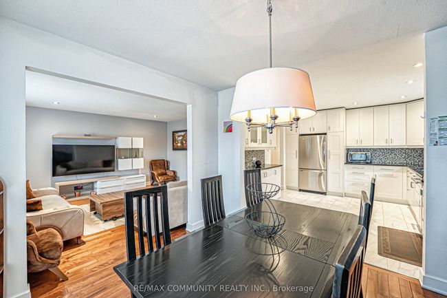 702 Castleguard Cres, House other with 4 bedrooms, 2 bathrooms and 4 parking in Burlington ON | Image 11