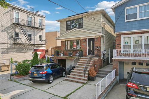 15 Linden Ave, Jersey City, NJ, 07305-4724 | Card Image
