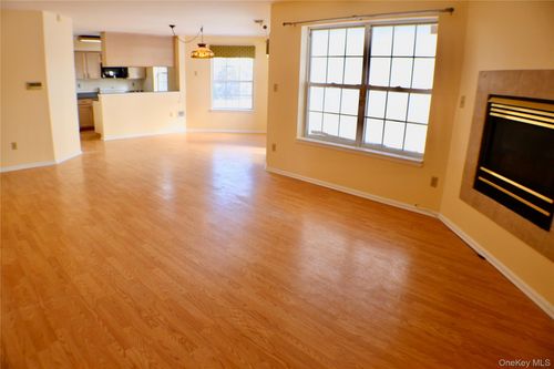 305 Gazebo Ct, New Windsor, NY, 12553-6954 | Card Image