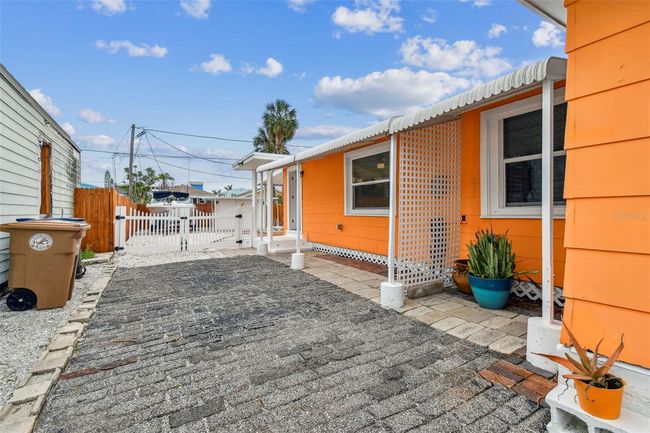 13320 2 Nd St E, Home with 2 bedrooms, 2 bathrooms and null parking in Madeira Beach FL | Image 27