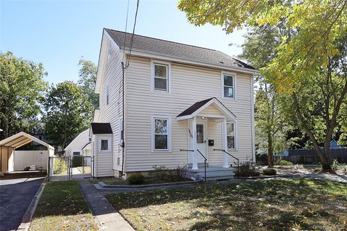 437 Ray St, Freeport, NY, 11520-5228 | Card Image