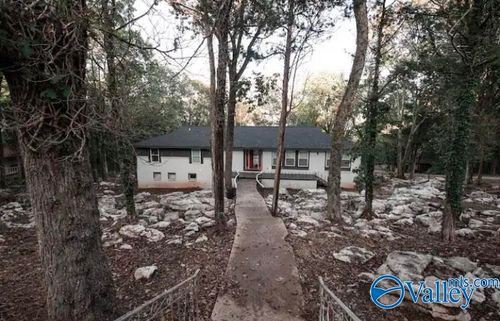 2106 Apache Dr Nw, Huntsville, AL, 35810-1202 | Card Image