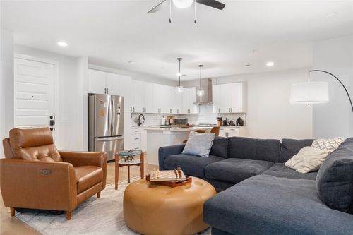 apt-206-3101 Govalle Ave, Austin, TX, 78702-3042 | Card Image