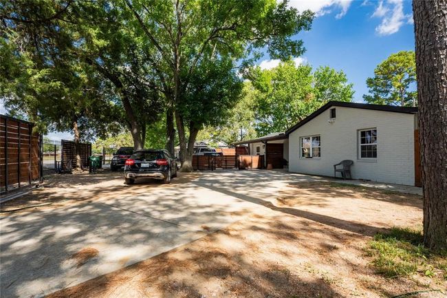 9305 Emnora Ln, House other with 2 bedrooms, 2 bathrooms and 1 parking in Houston TX | Image 40