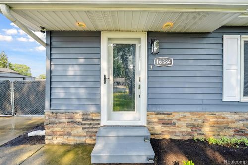 16384 Jackson St, Taylor, MI, 48180-5336 | Card Image