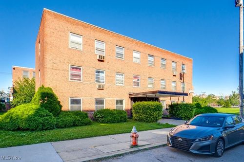 2812 E 130th St, Cleveland, OH, 44120-2189 | Card Image