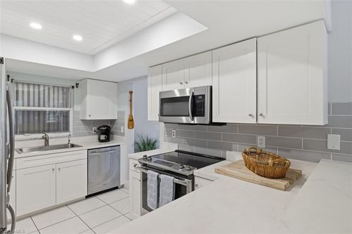 26920 Spanish Gardens Dr, BONITA SPRINGS, FL, 34135-5303 | Card Image