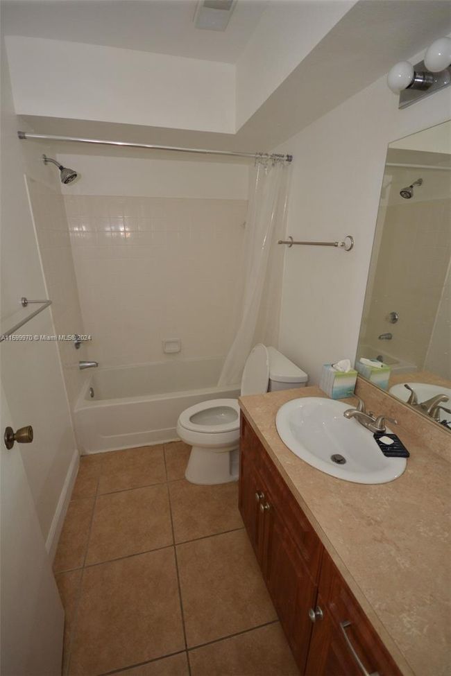 APT-2102 - 2796 S University Dr, Condo with 2 bedrooms, 2 bathrooms and null parking in Davie FL | Image 9